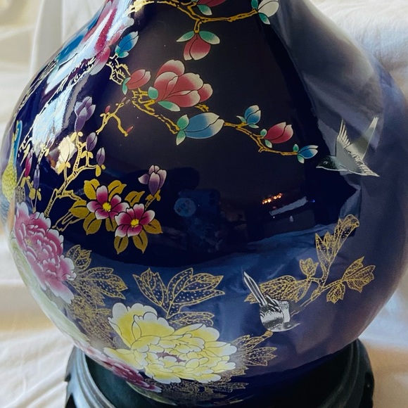 NWT Exotic Orient Style Vase Adorned w/Graceful Birds & Orchids- Pottery Picture - Picture 8 of 16